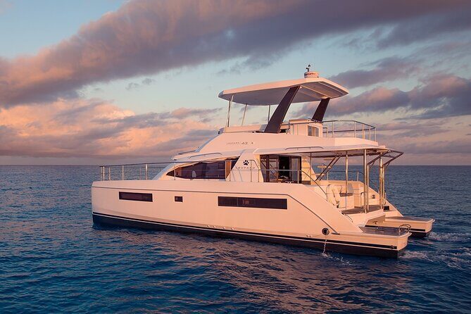 3-Hours Sunset Catamaran Cruise with Dinner all Inclusive - Comfort and Safety: What to Expect on a Small Catamaran