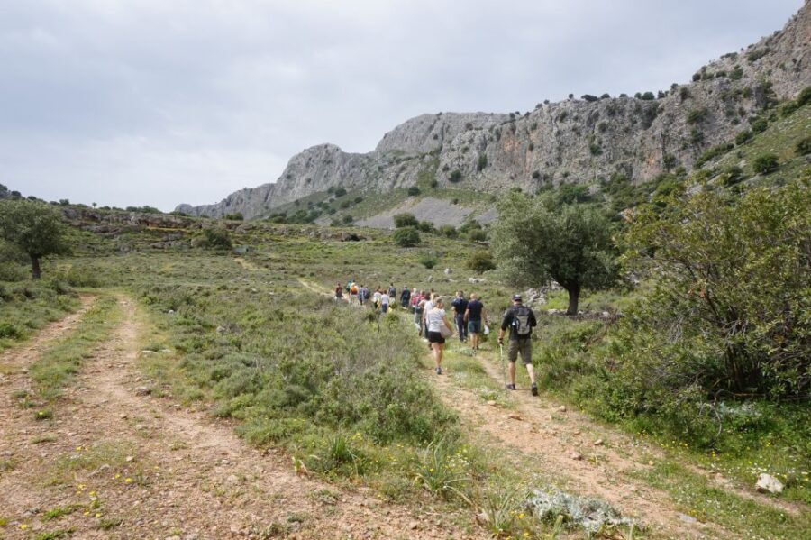 Hiking Tour Exploring Lindos - Lindos town time: lanes, photos, snacks, and the site option