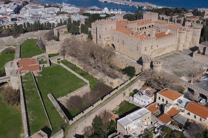 Jewish Quarter and Museum Walking Tour of Rhodes Old Town - What the Guide Adds in the Streets and Inside