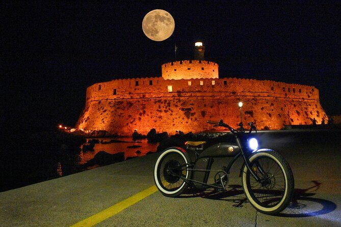Night Old Town e-bike Gastro Tour with Drink & Meze - Who should book (and who should think twice)