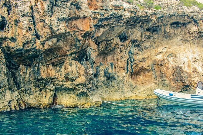 Private Day Trip to the most beautiful beaches of Rhodes on a traditional boat - Who this boat trip fits best