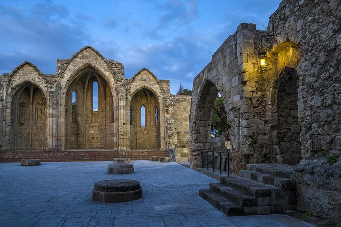 Private Tour in The Jewish Quarter & Grand Master's Palace - Grand Master Palace: Mosaics, Medieval Furniture, and Power