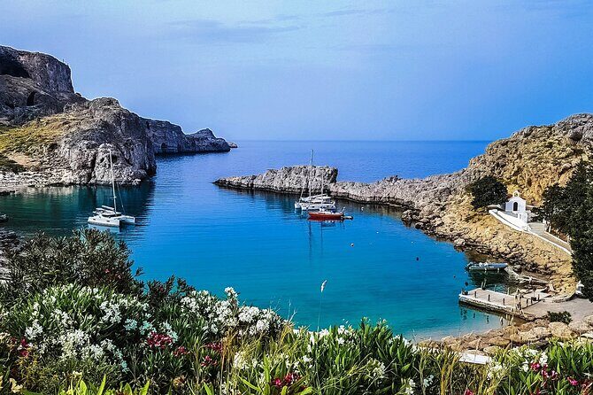 Private Tour: Lindos Acropolis and Village - English guide experience and timing during quiet seasons