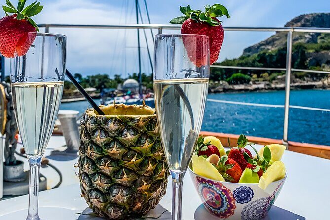 Rhodes Day Cruise (with lunch & unlimited drinks) 5,5 Hours - Rhodes Day Cruise: what makes it feel special fast