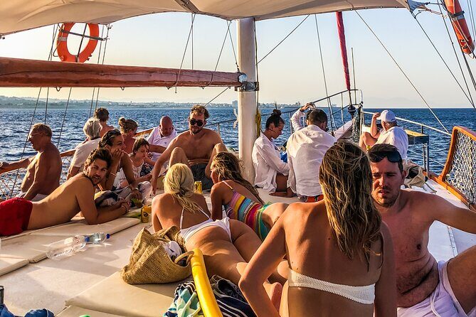 Rhodes Day Cruise (with lunch & unlimited drinks) 5,5 Hours - The all-inclusive menu and drink plan (what “unlimited” means here)
