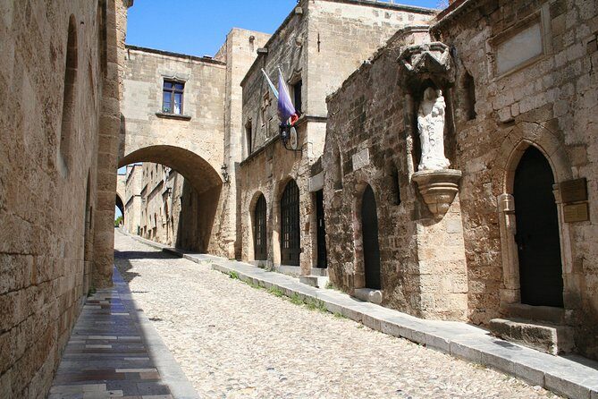 Rhodes Old Town Walking Tour (Small Group) - Walking Conditions: Heat, Shade, and Listening in a Tight Old Town