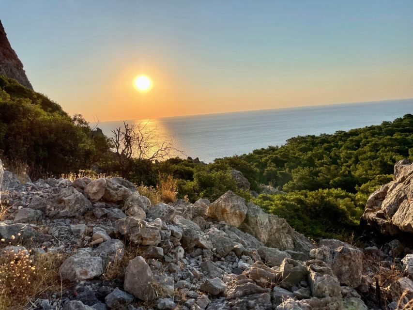 Rhodes: Pefkos-Navarone Bay, “the magic of sunrise” - Why this sunrise hike in Rhodes feels “worth it”