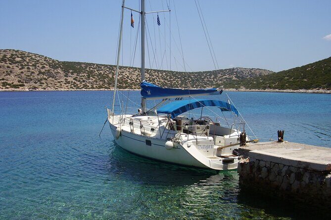 Single day Sail boat cruise with swimming, snorkeling, drinks and lunch - Price and value: $116.11 for 7 hours with lunch and drinks