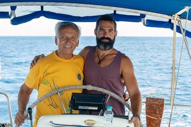 Single day Sail boat cruise with swimming, snorkeling, drinks and lunch - Lunch onboard: why skipping the land-food hunt is a real win