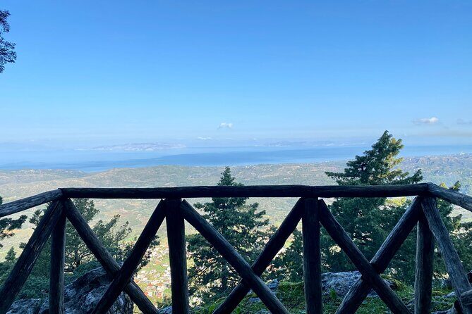 Small Group Hiking from Salakos to Profitis Ilias - The descent: villa and chapel moments on the way back